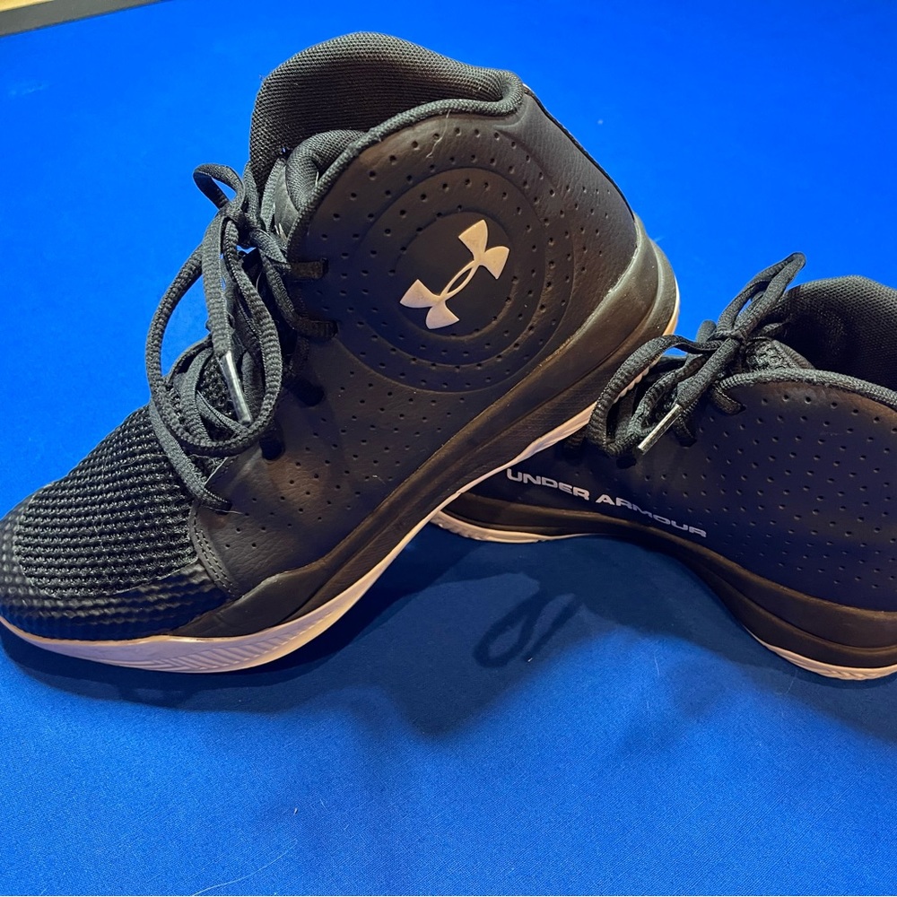 Under Armour Mid-Shaft Basketball Shoe - Black - Size 7 US Unisex